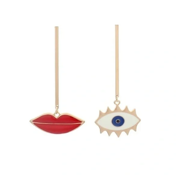 3/$30 💛 Evil Eye And Lip Earrings - Picture 6 of 7